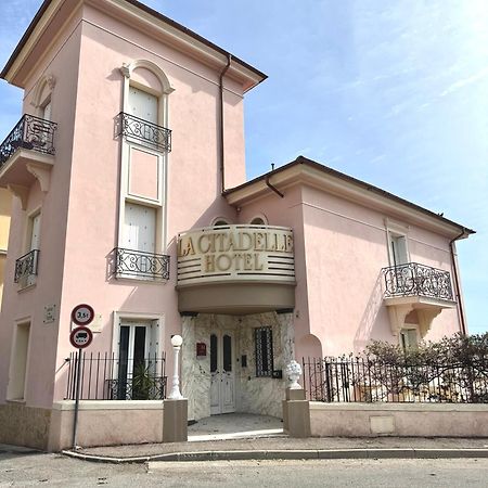 וילפראנש-סור-מר Hotel La Citadelle מראה חיצוני תמונה
