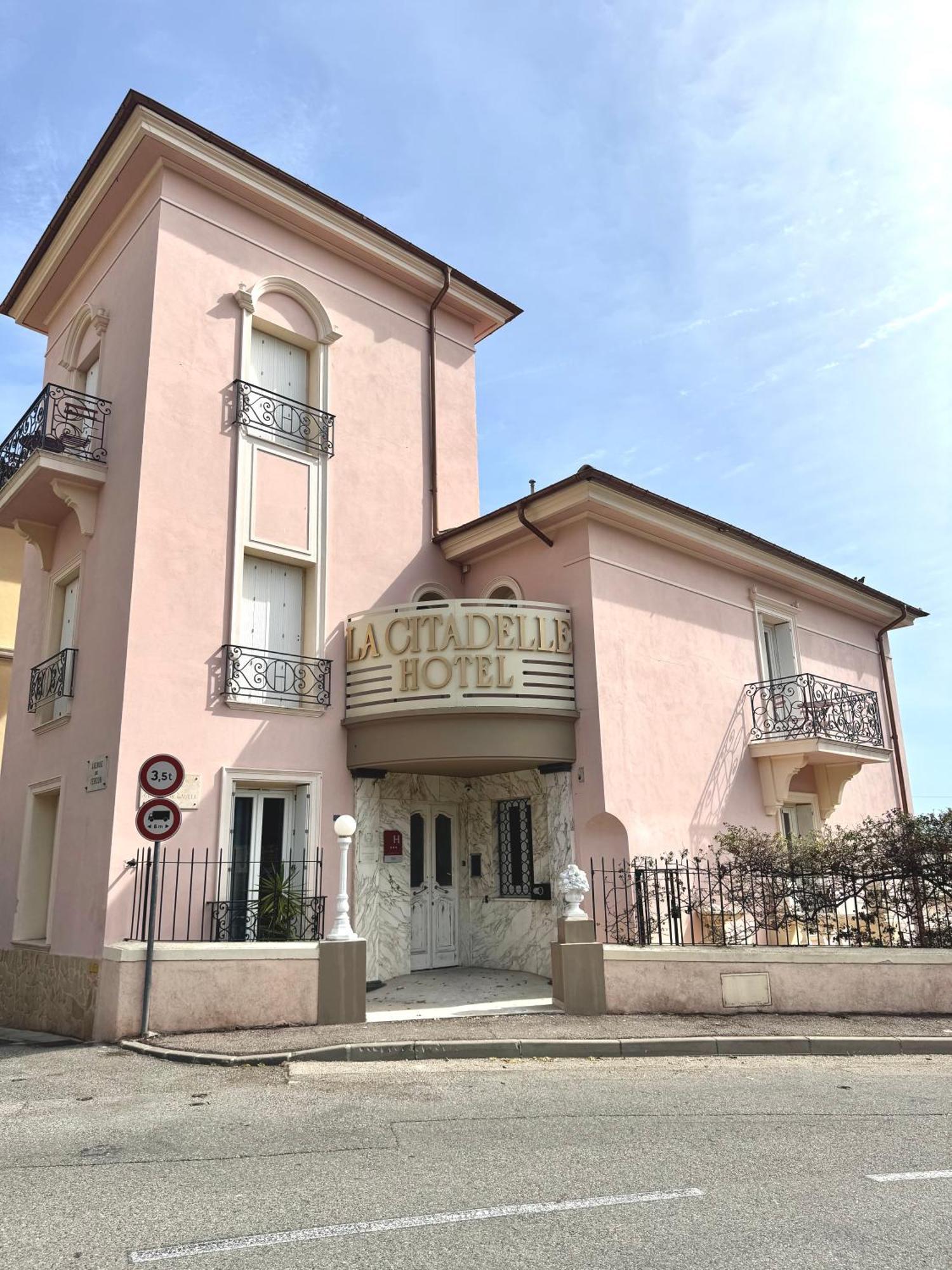 וילפראנש-סור-מר Hotel La Citadelle מראה חיצוני תמונה